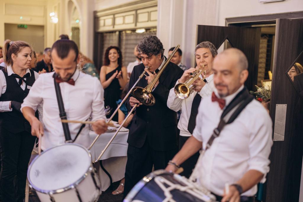 Albanian, Bulgarian, Croatian, Romanian, Turkish and Kosovan wedding music